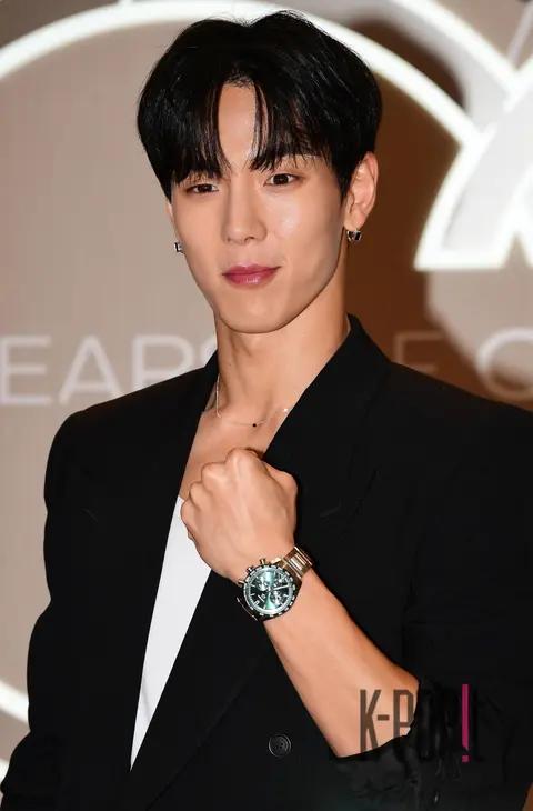 Shownu (MONSTA X) — Launch