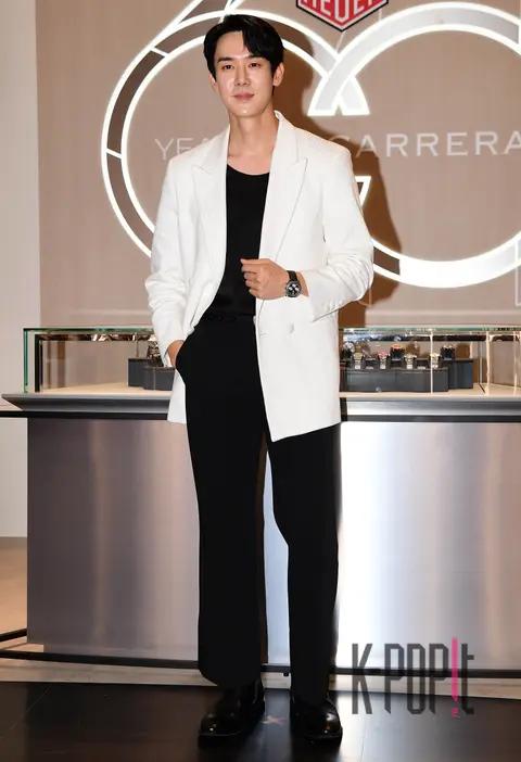 Yoo Yeon-seok — Launch