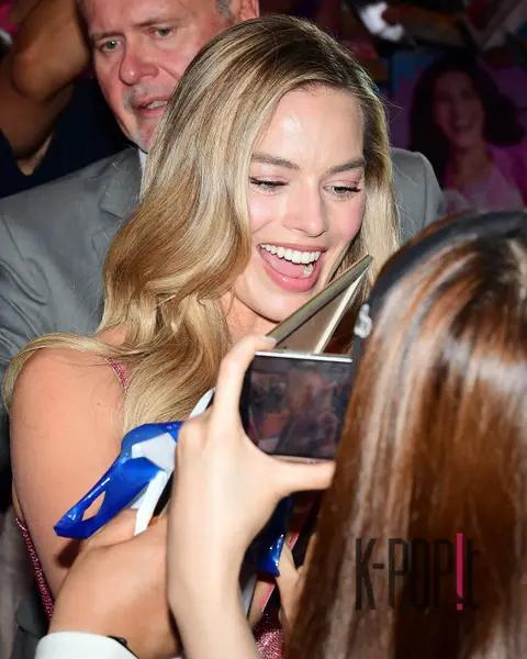 Margot Robbie — Barbie Pink Carpet