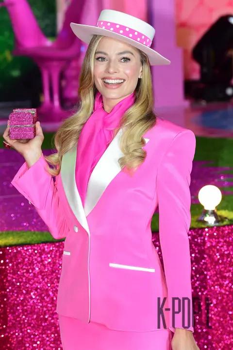 Margot Robbie — Barbie Pink Carpet