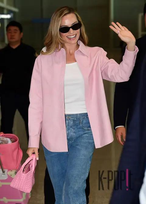 Mago Robi — Airport Departure