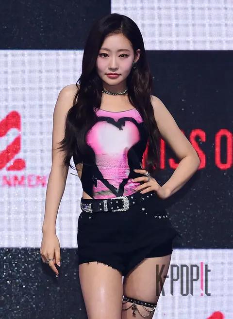 Julie (KISS OF LIFE) — Showcase