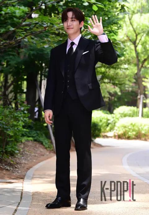 Lee Junho — Arrival