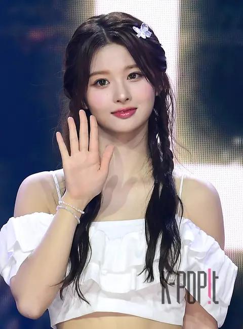 Seol-yun (NMIXX) — Showcase