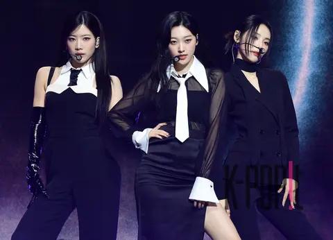 Odd Eye Circle — Showcase