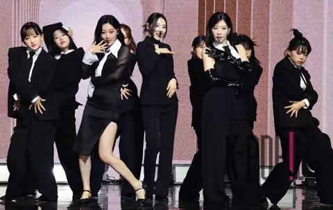 Odd Eye Circle — Showcase