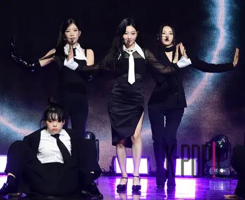 Odd Eye Circle — Showcase