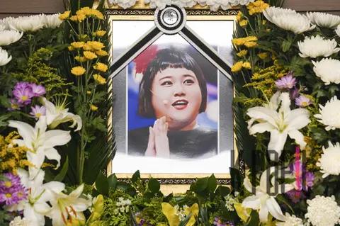 Joint Photography Pool — Late Lee Ji-soo Funeral