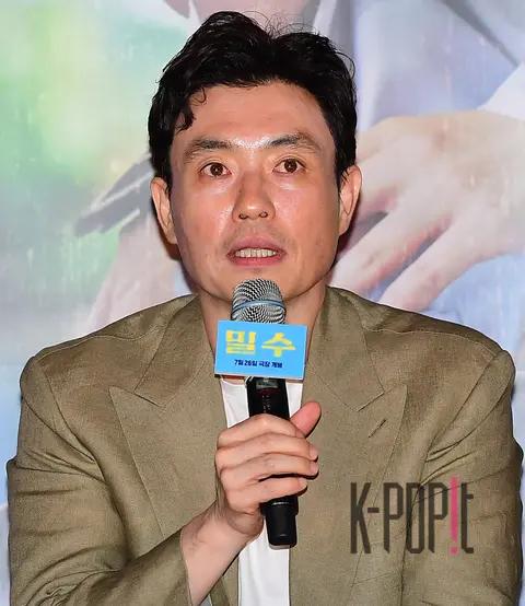 Director Ryu Seung-wan — Smugglers Press Screening