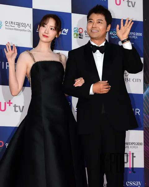 YoonA (Girls' Generation), Jeon Hyun-moo — Blue Dragon Awards
