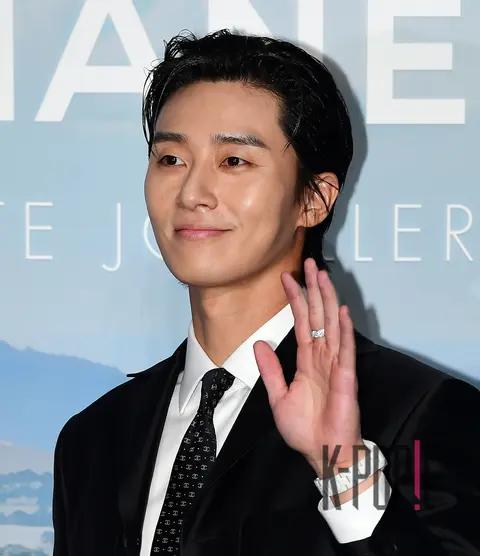 Park Seo-joon — Launch