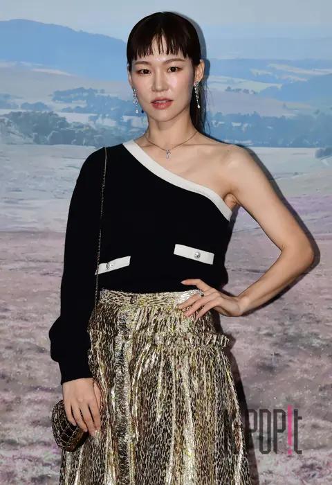 Han Ye-ri — Launch