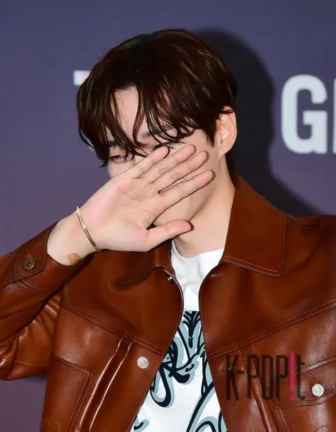 Lee Junho — Launch