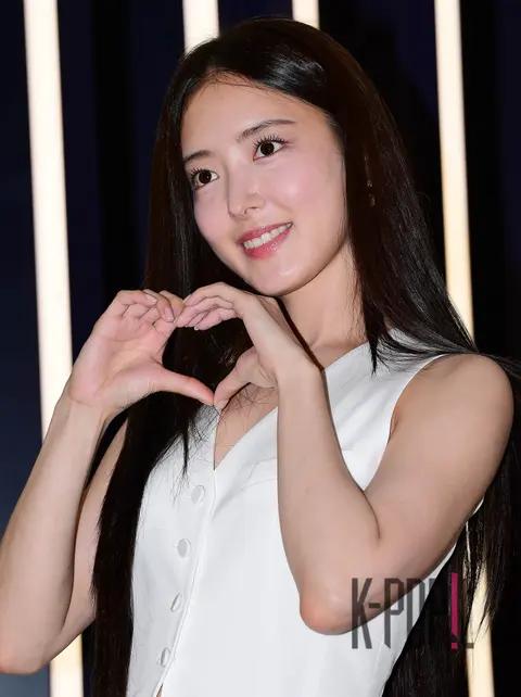 Lee Se-young — Launch