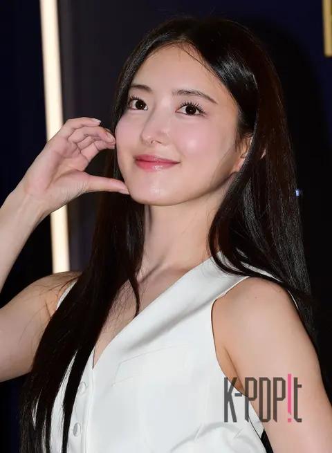 Lee Se-young — Launch