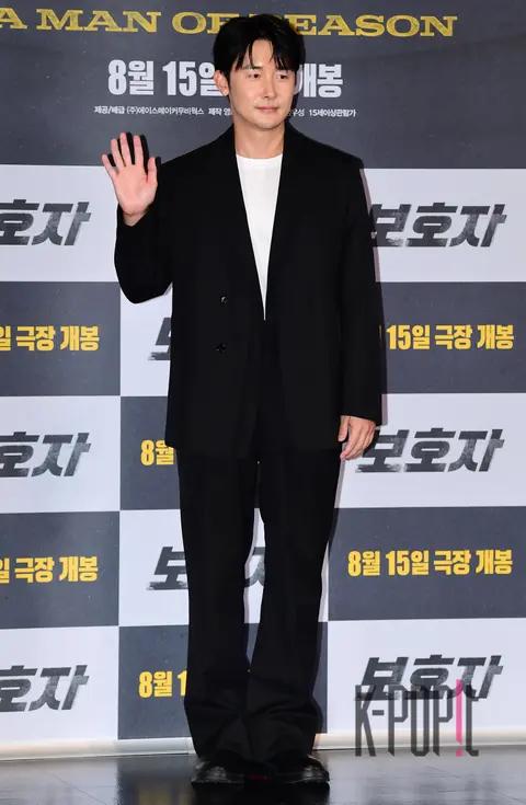 Kim Joon-han — Guardians Press Screening