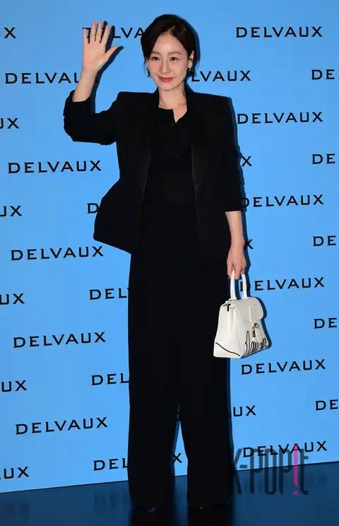 Lee Mi-yeon — Launch