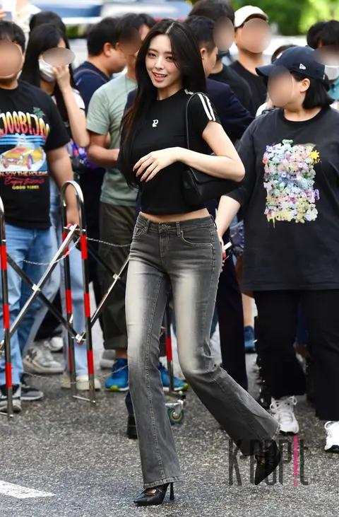 YUNA (ITZY) — Music Bank Arrival
