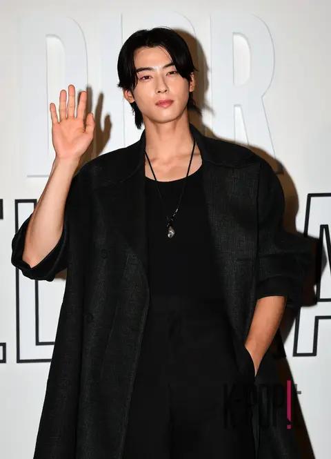Cha Eun-woo — Launch