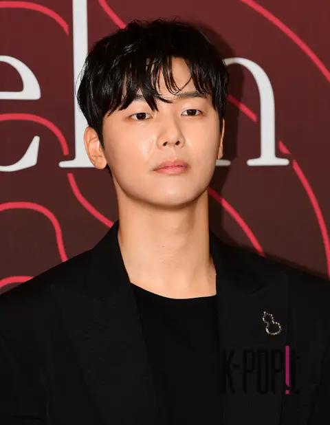 Kang Min-hyuk — Launch