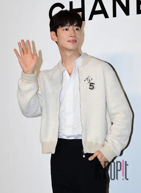 Lee Je-hoon — Launch