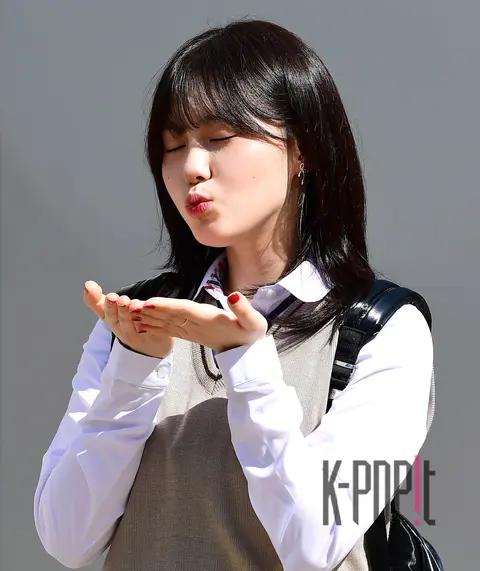 Chaehyun (Kep1er) — Ask Us Anything Arrival