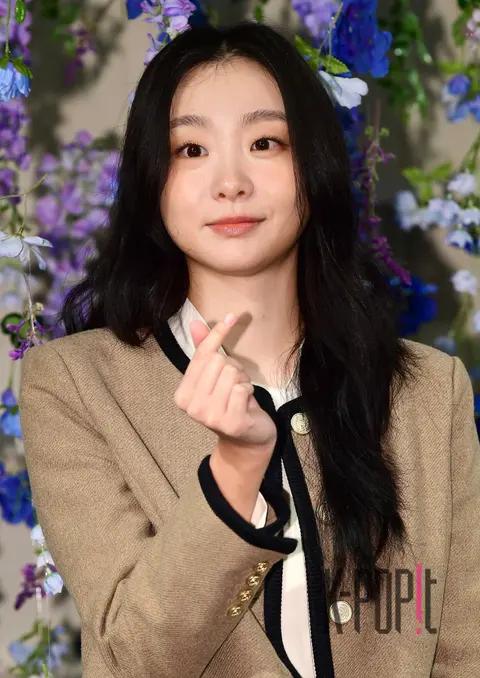 Kim Da-mi — Launch