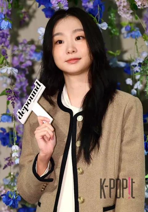 Kim Da-mi — Launch