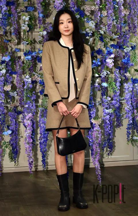 Kim Da-mi — Launch