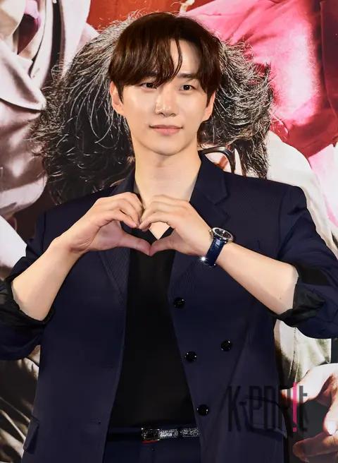 Lee Junho — Cobweb VIP Premiere