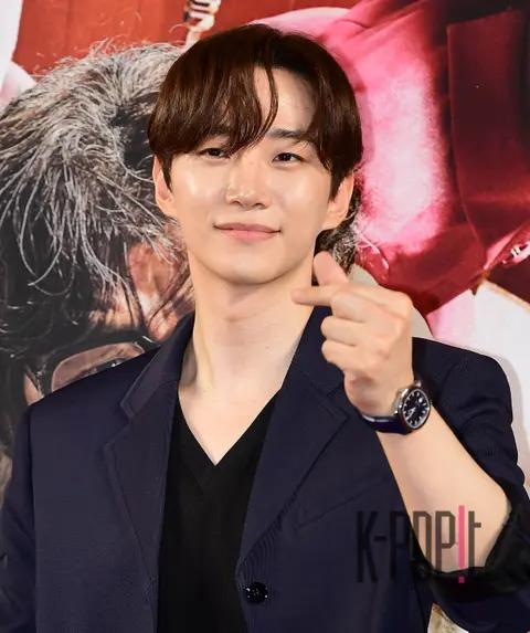 Lee Junho — Cobweb VIP Premiere