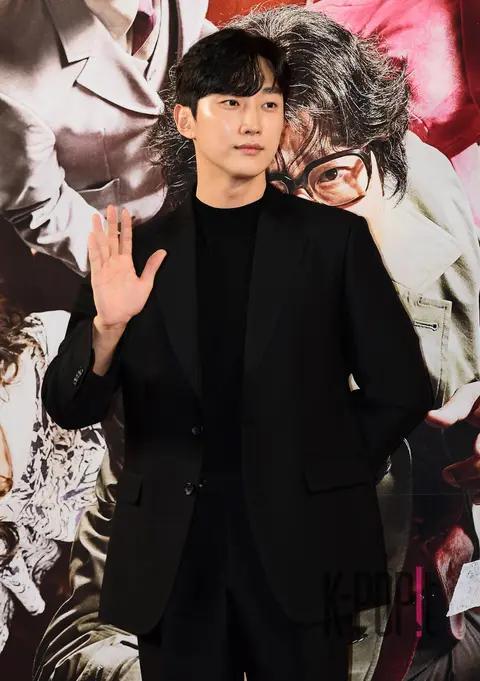 Jinyoung — Cobweb VIP Premiere