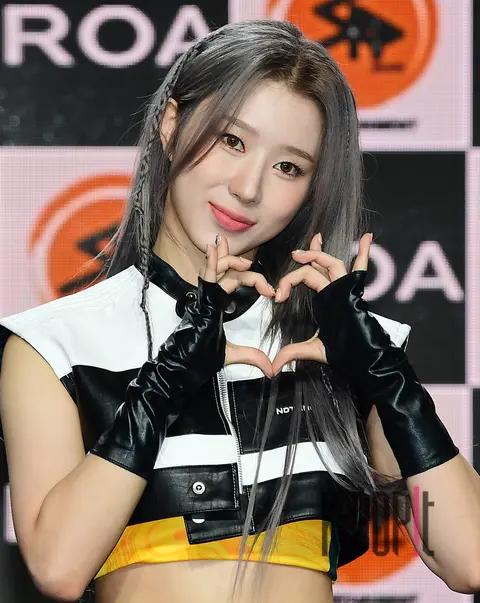 Rockingdoll Loa — Showcase