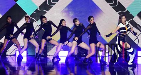 Rockingdoll Loa — Showcase