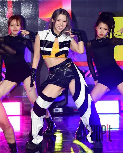 Rockingdoll Loa — Showcase