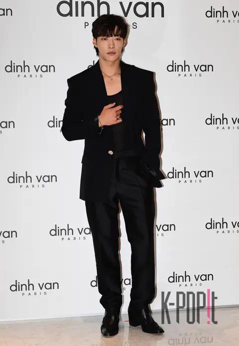 Woo Do-hwan — Launch