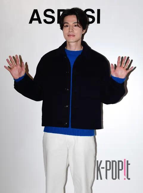 Lee Dong-wook — Launch