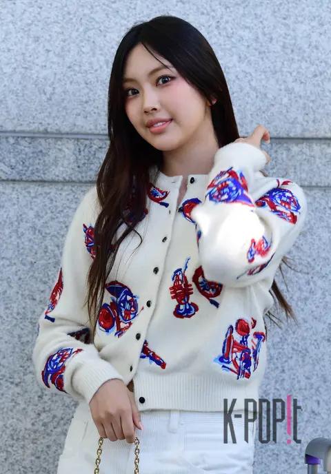 Hyein (NewJeans) — Airport