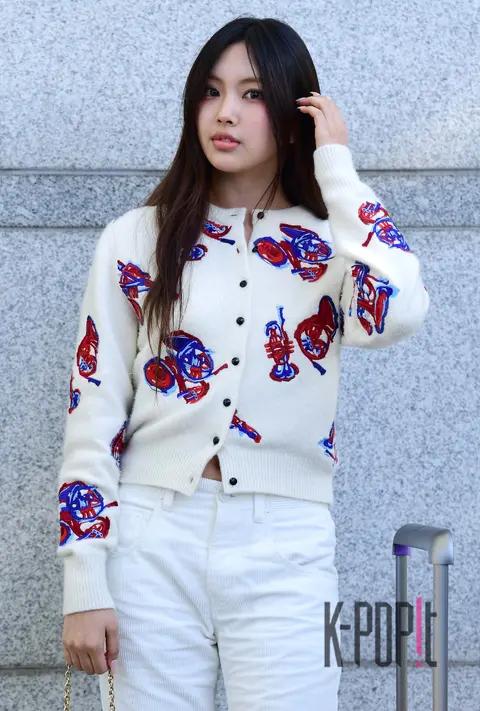 Hyein (NewJeans) — Airport