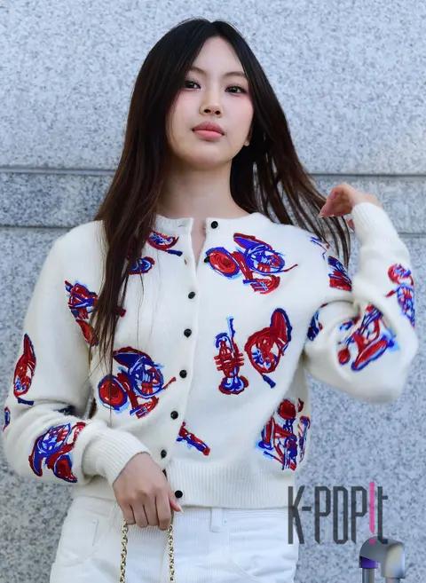 Hyein (NewJeans) — Airport