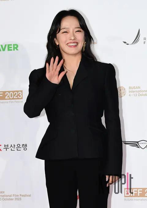 Kwon So-hyun — BIFF Red Carpet — 2023-10-04
