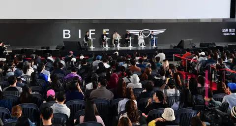 Director Baek Jong-yeol, Cho Jin-woong, Cha Seung-won, Han Hyo-joo, Oh Seung-hoon — BIFF Intimate Strangers 2 Open Talk