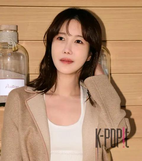 Lee Ji-a — Launch