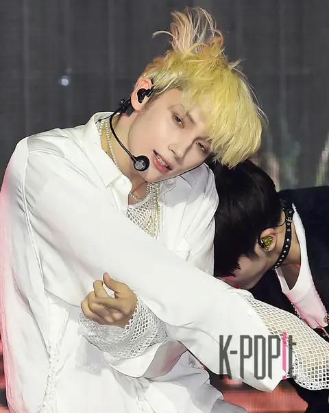 Hueningkai (TXT) — Showcase