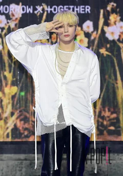 Hueningkai (TXT) — Showcase