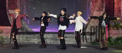TXT — Showcase