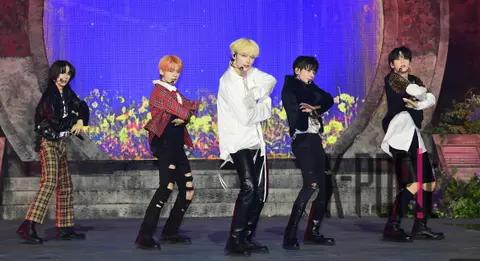 TXT — Showcase