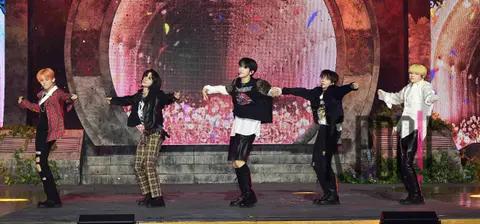 TXT — Showcase