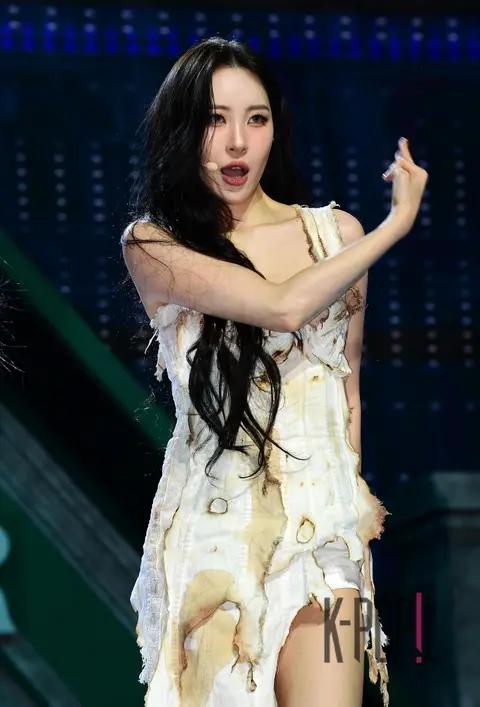 SUNMI — Showcase