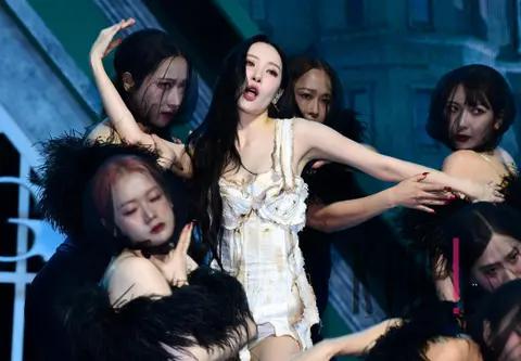 SUNMI — Showcase